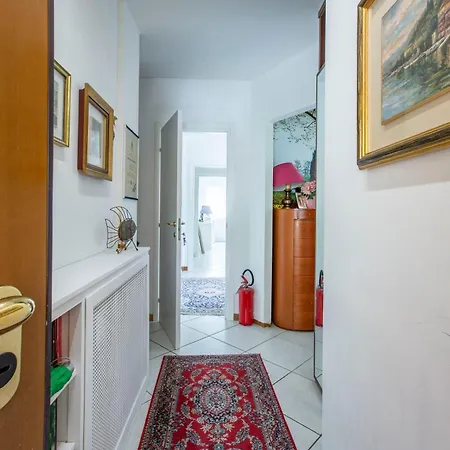 לינה וארוחת בוקר Tosca House 2
