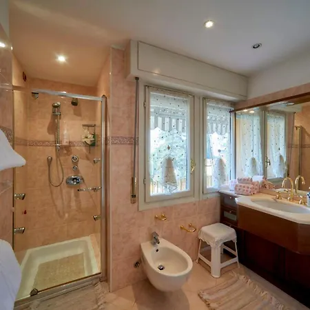 Tosca House 2 3*